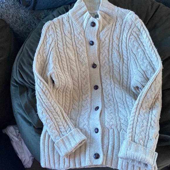 Duluth Trading Co Sweaters - Like New⭐️Duluth Trading Company Fisherman’s Sweater in Cream.